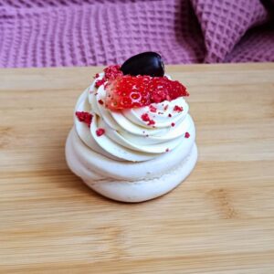 Mini Pavlova s ovocnou náplní